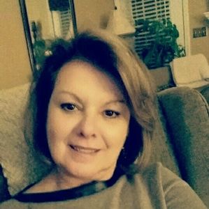 Meet your Posher, Lovella